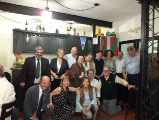 Socios y amigos del Centro Vasco Francés en la cena aniversario (foto IEE-CVF)